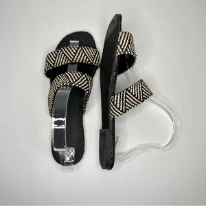 UNIVERSAL THREAD SANDALS SIZE 8.5 black and cream